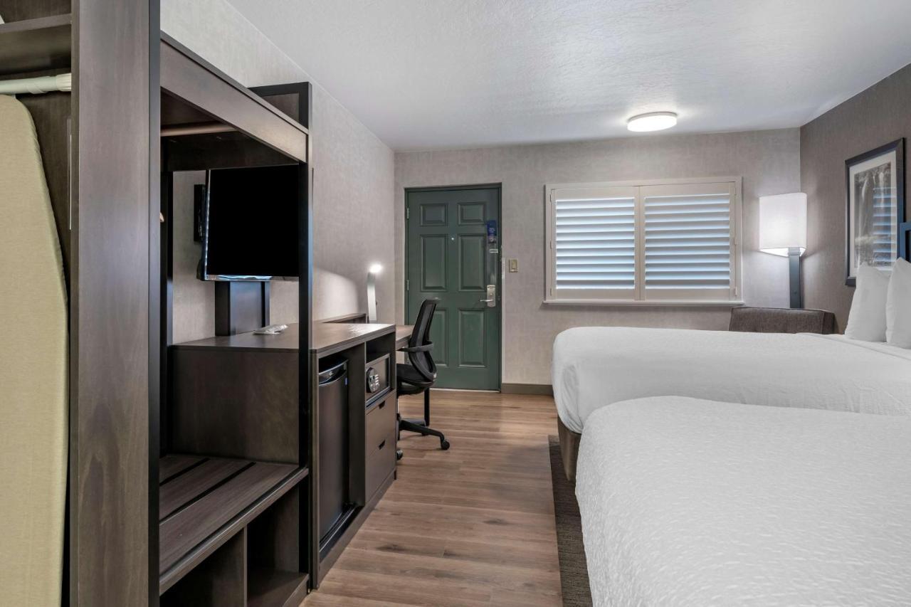 Best Western Plus Hilltop Inn Redding Eksteriør billede