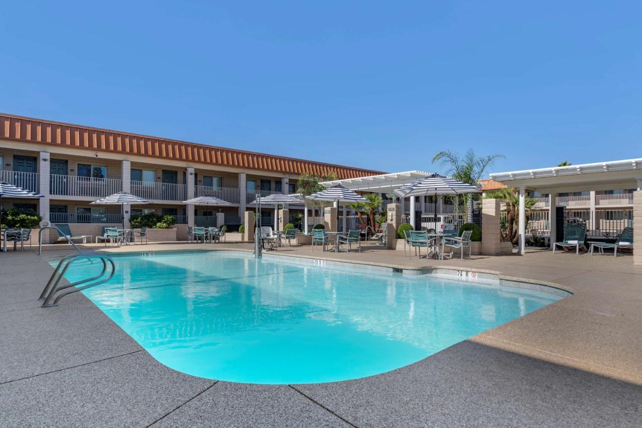 Best Western Plus Hilltop Inn Redding Eksteriør billede