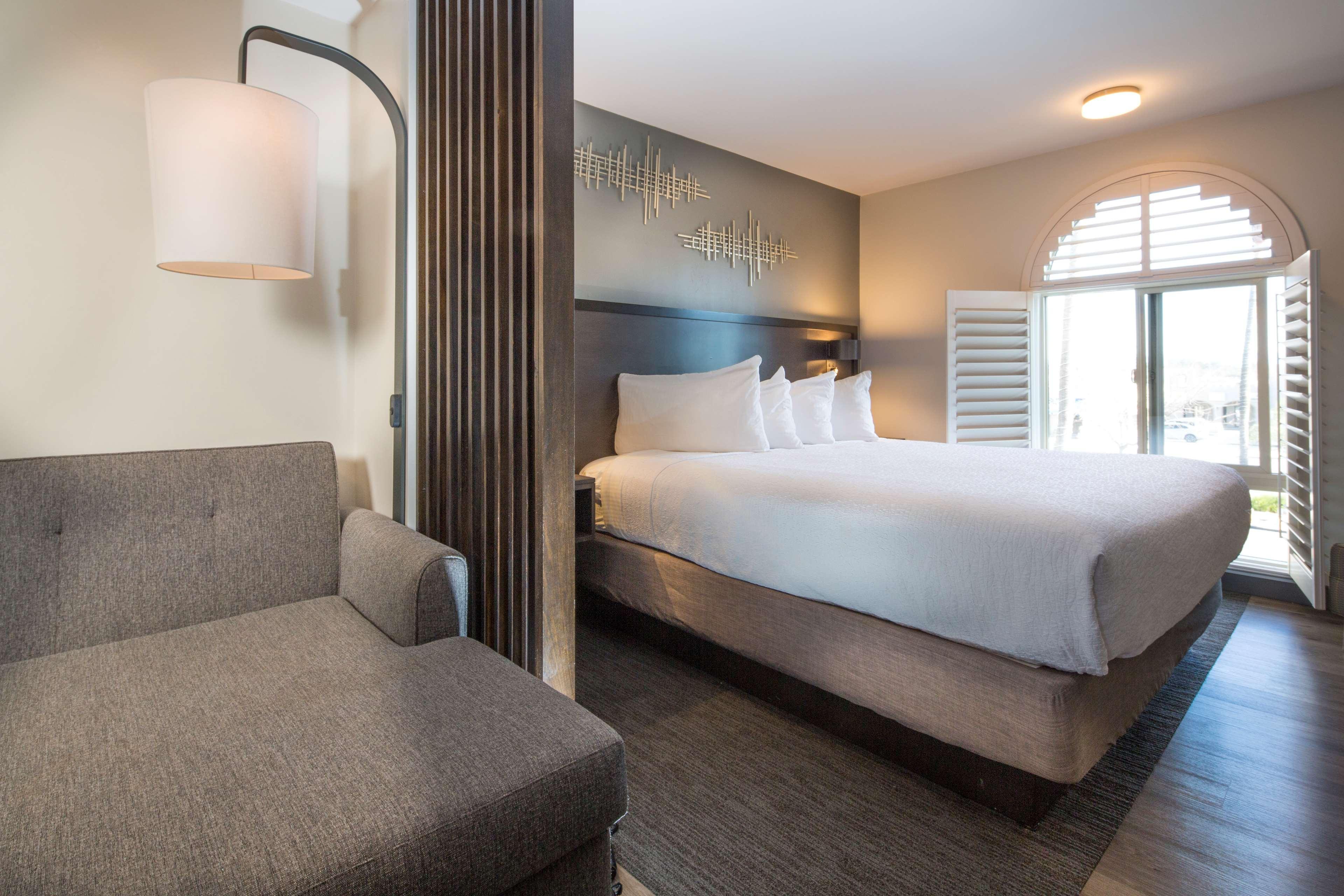 Best Western Plus Hilltop Inn Redding Eksteriør billede