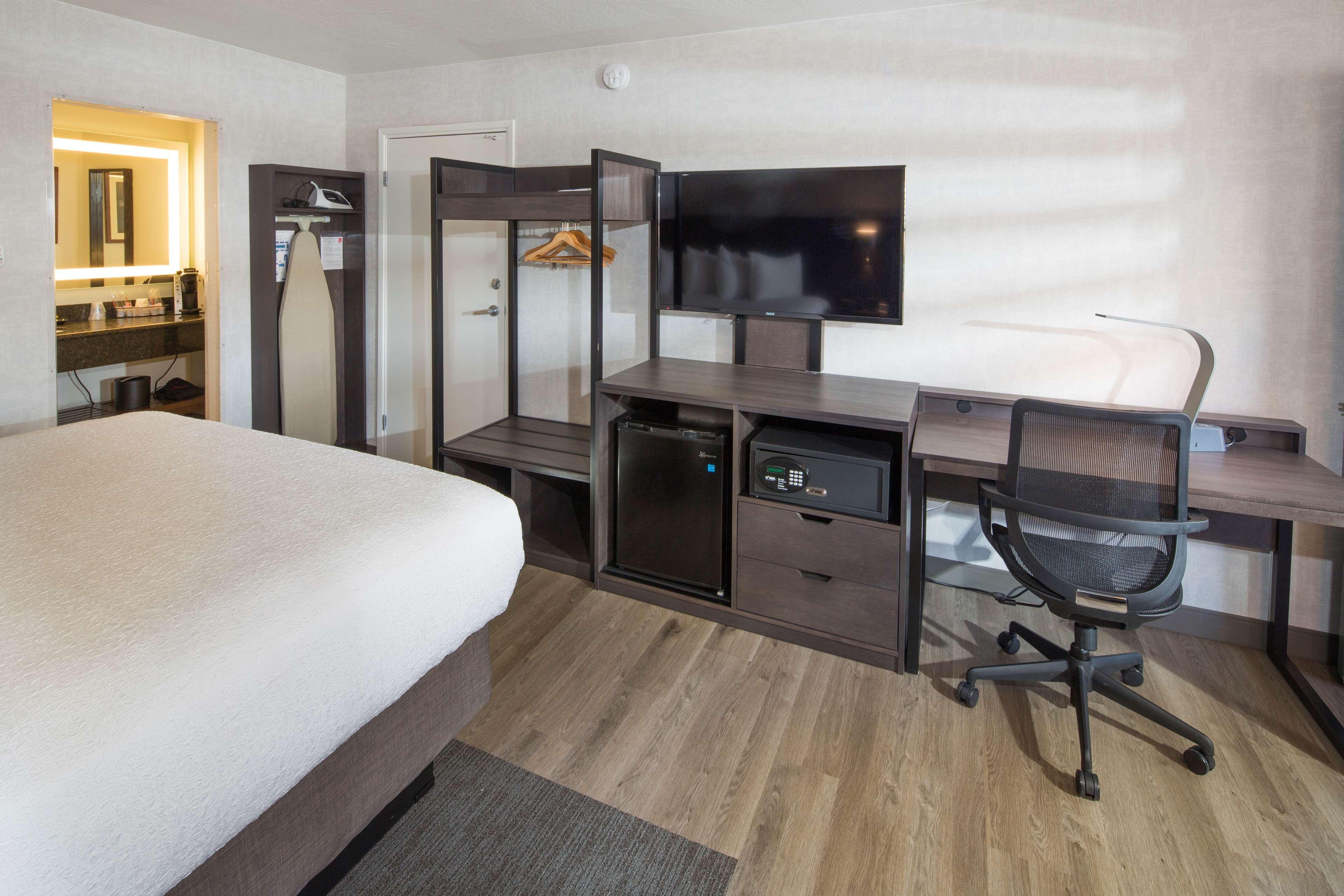 Best Western Plus Hilltop Inn Redding Eksteriør billede
