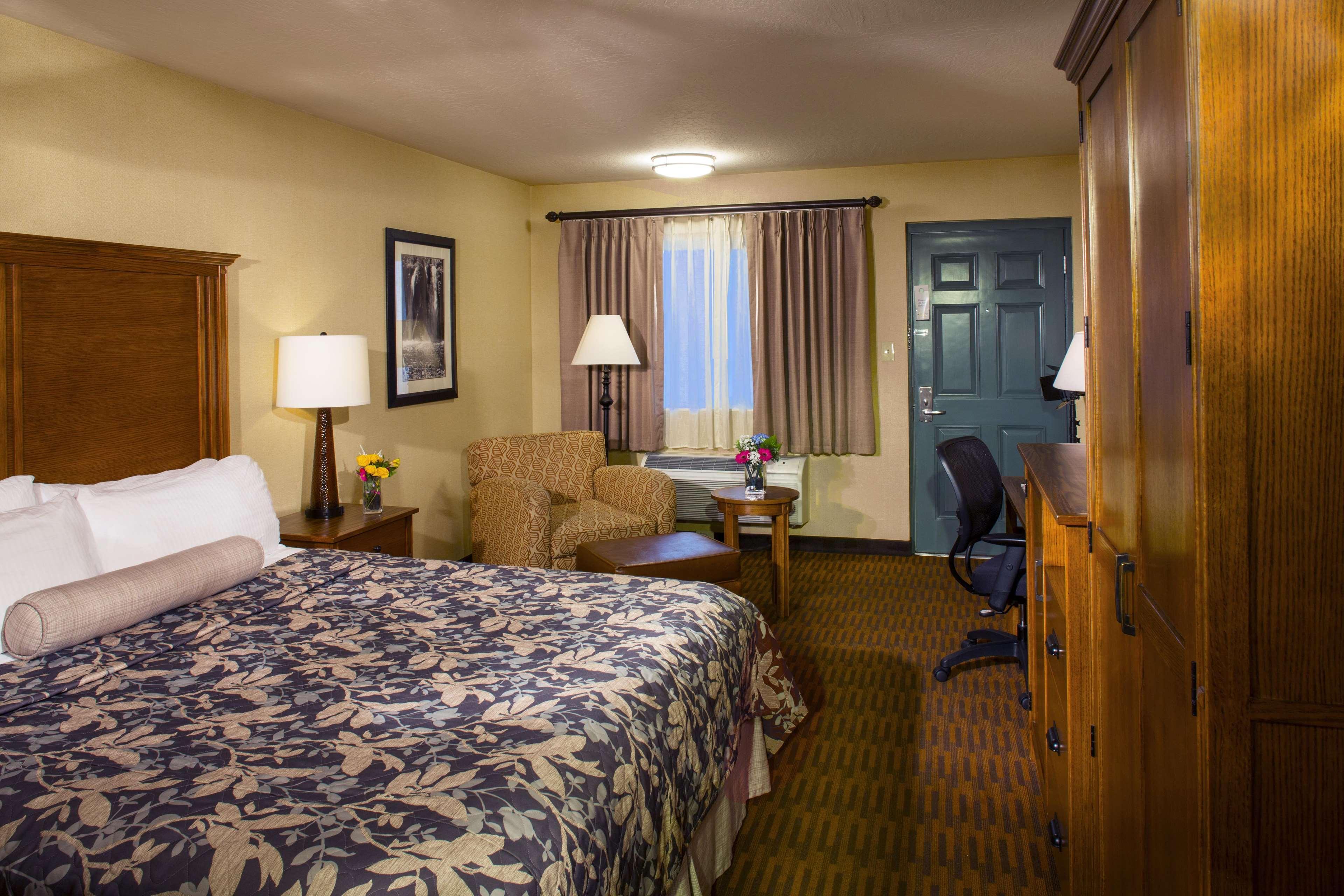 Best Western Plus Hilltop Inn Redding Eksteriør billede