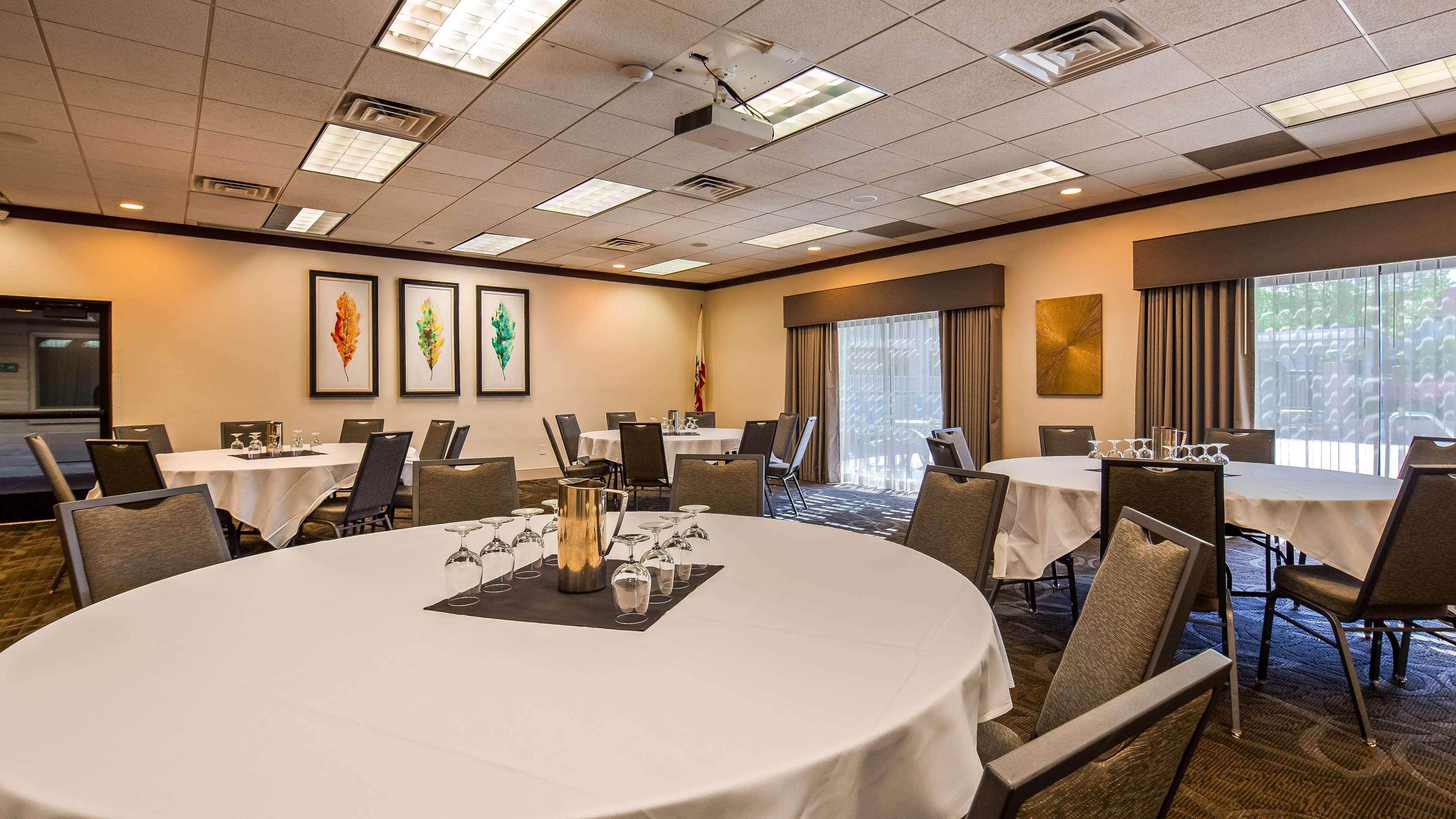 Best Western Plus Hilltop Inn Redding Eksteriør billede